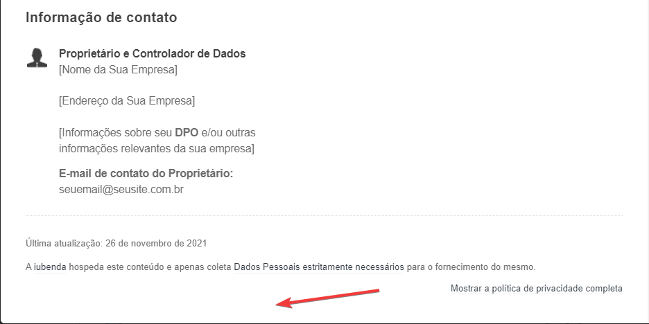 Política sem a tira da marca na parte inferior